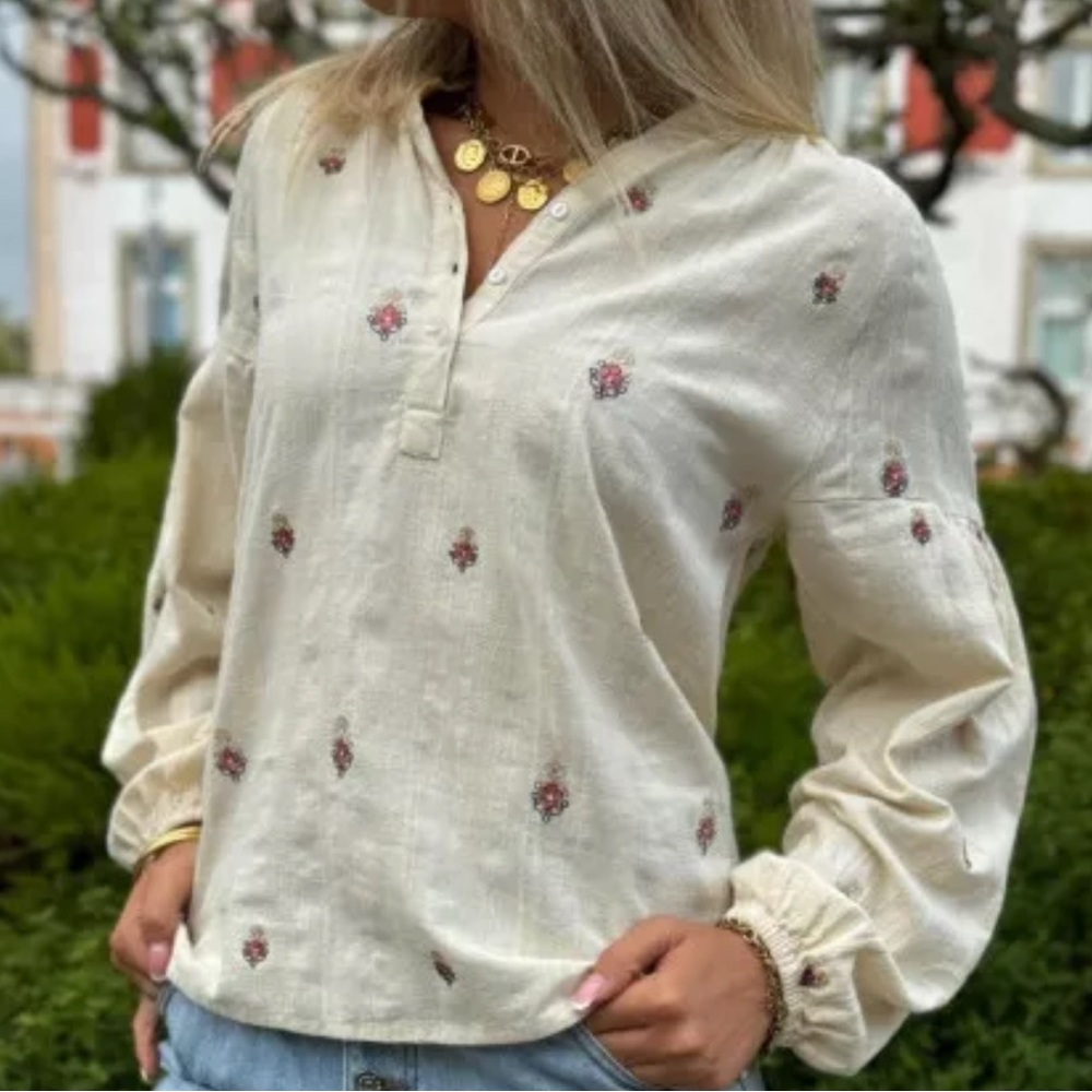 Embroidered Blouse with gathered sleeve-Maison Hotel